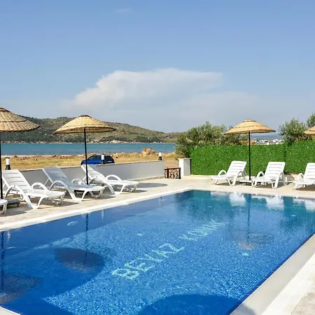 Beyaz Konak 3* Ayvalı