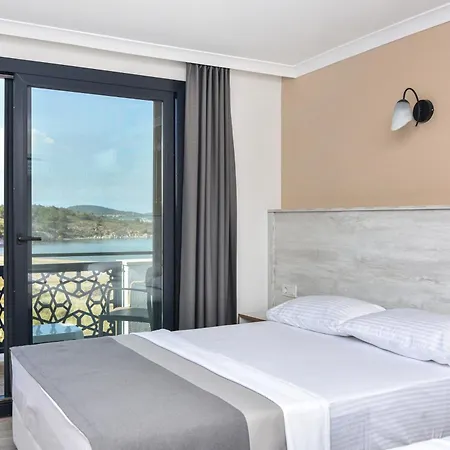 Beyaz Konak 3* Ayvalı