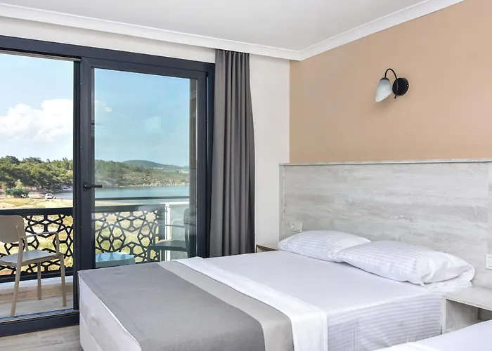 Beyaz Konak 3* Ayvalı